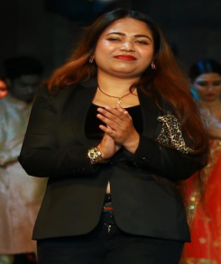 Shana Khan ( Aurangabaad )